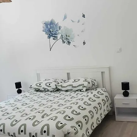 Au Bonhomme De Chemin